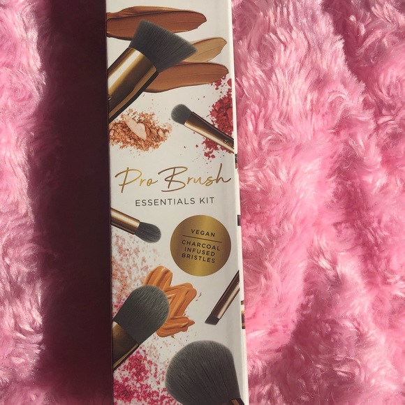 HOST PICK 💕 Billion dollar brush set - Picture 4 of 7